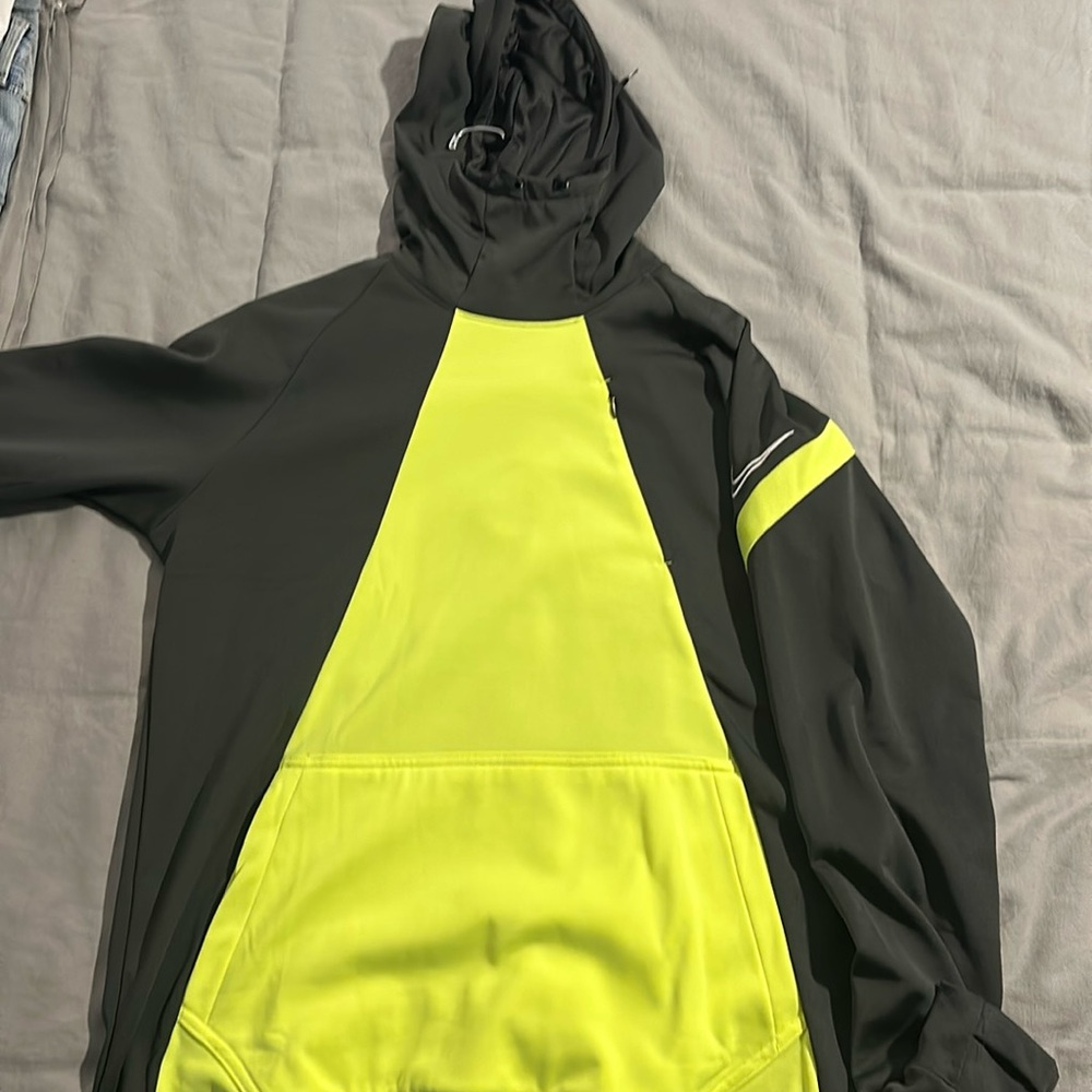 Nike dry-fit size large sweatshirt